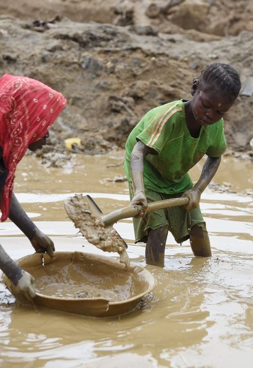 CAFRICA-POVERTY-MINES-CHILD-LABOR