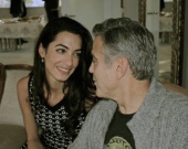 Джордж Клуни явно се срещнал истинската любов, така може да се характеризира решението му да  се премести да живее по-близо до годеницата си Амал Аламудин,  която практикува право в Лондон. 