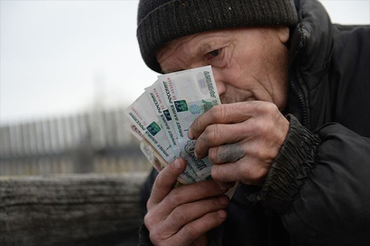 Русия: За „нормален живот“ на тричленно семейство му трябват 84 хиляди рубли