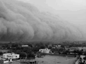 Прашна буря парализира Пакистан