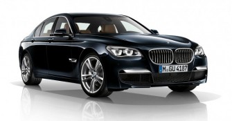 BMW пуска за пръв път миниван