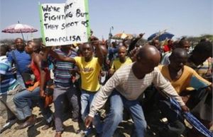 В  Южна Африка уволниха 12 хиляди стачкуващи миньори