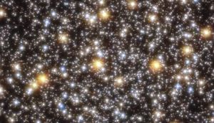 Древни и млади звезди в странно съжителство откриха астрономи (видео)