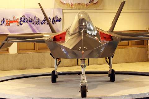 Иран представи своя нов изтребител Qaher-313