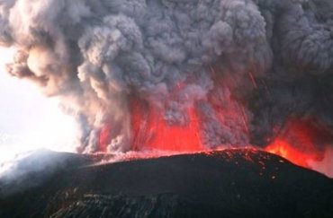 Три вулкана се събудиха наведнъж в Русия
