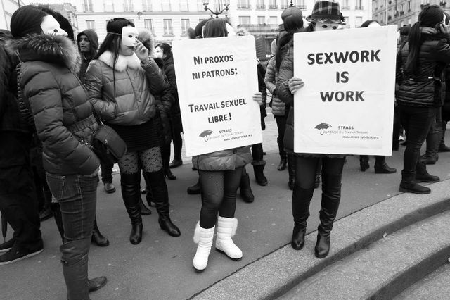 Френските проститутки излязоха на протест