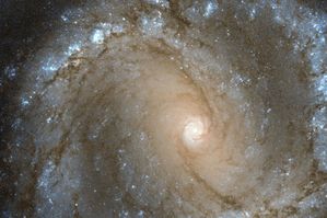 „Хъбъл“ засне галактика с шест свръхнови