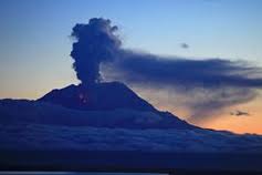 Вулканът Шивелуч изригна пепел на височина 8 километра