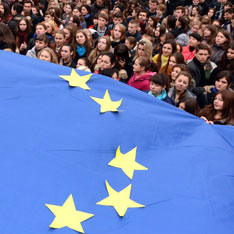 В Киев се събраха десетки хиляди поддръжници и противници на ЕС