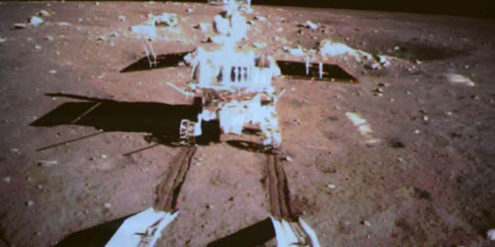 Китайският луноход започна изследване на Луната