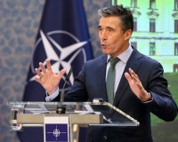 Генералният секретар на НАТО призова Европа да увеличи военните си разходи за да се защити от Русия