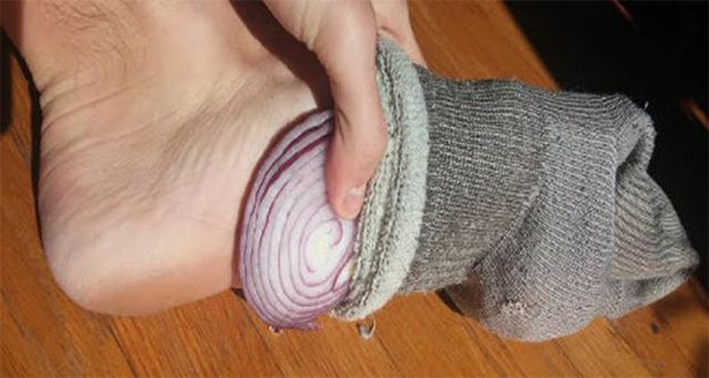 Как лук в чорапите може да промени живота ви