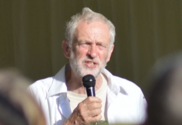 Лидерът на опозицията отказа да пее националния химн на  Великобритания