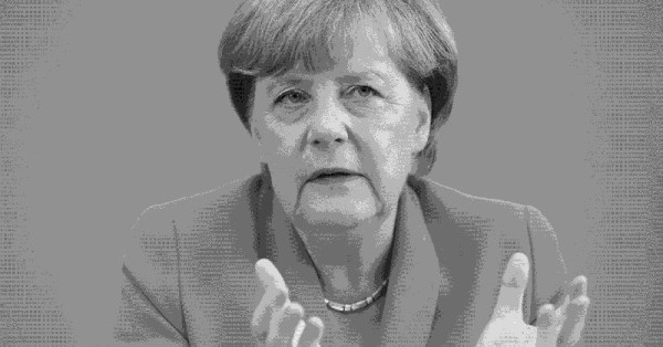 Меркел: Движим се в правилната посока за справяне с миграционната криза