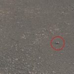 Най-загадъчната снимка от Марс: Ясно се вижда метален детайл!